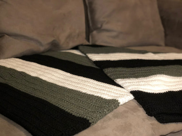 Sofia model crochet blanket